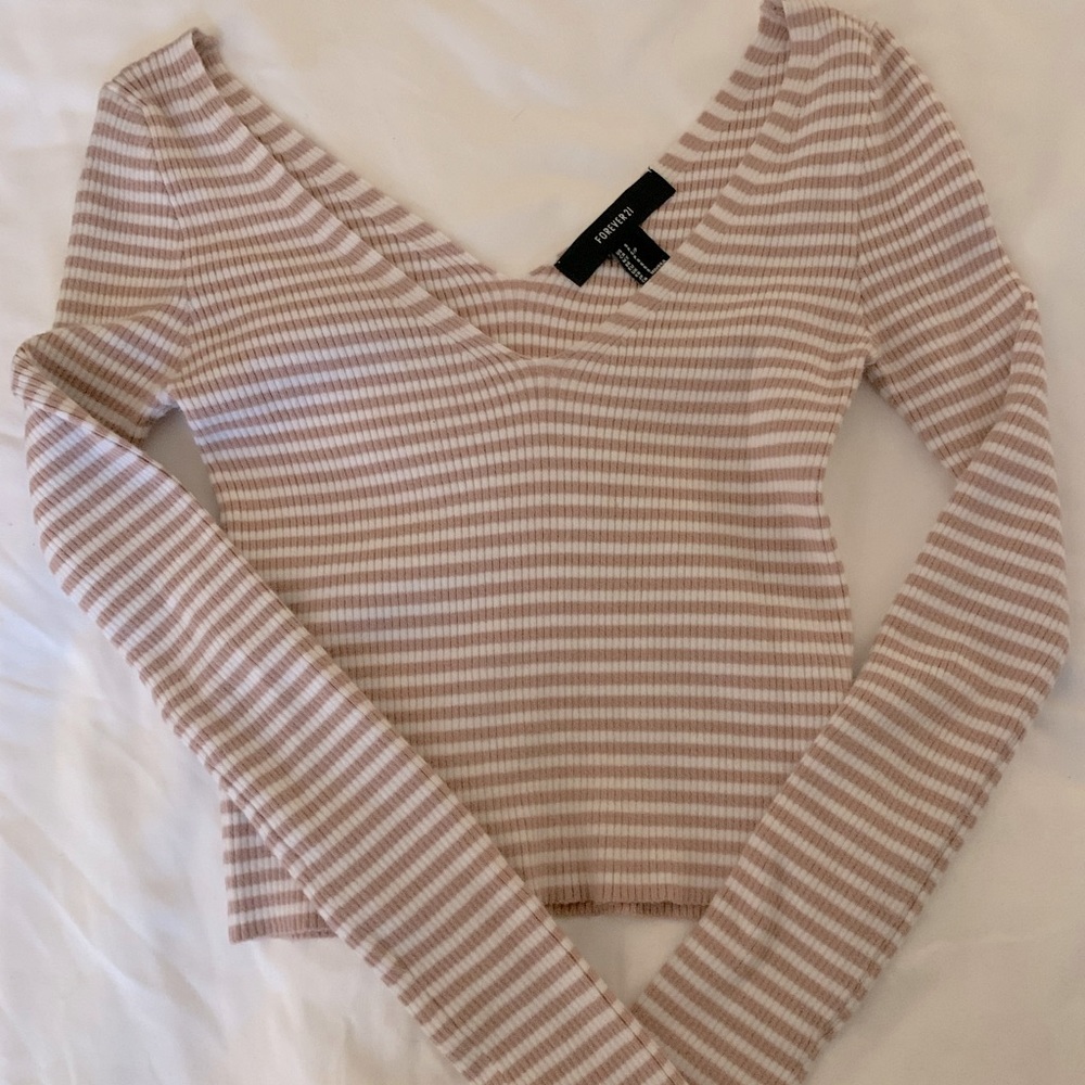 Striped Brown and white top 🤍🤎